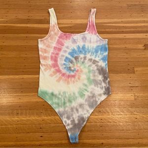 Abercrombie & Fitch tie dye sleeveless bodysuit